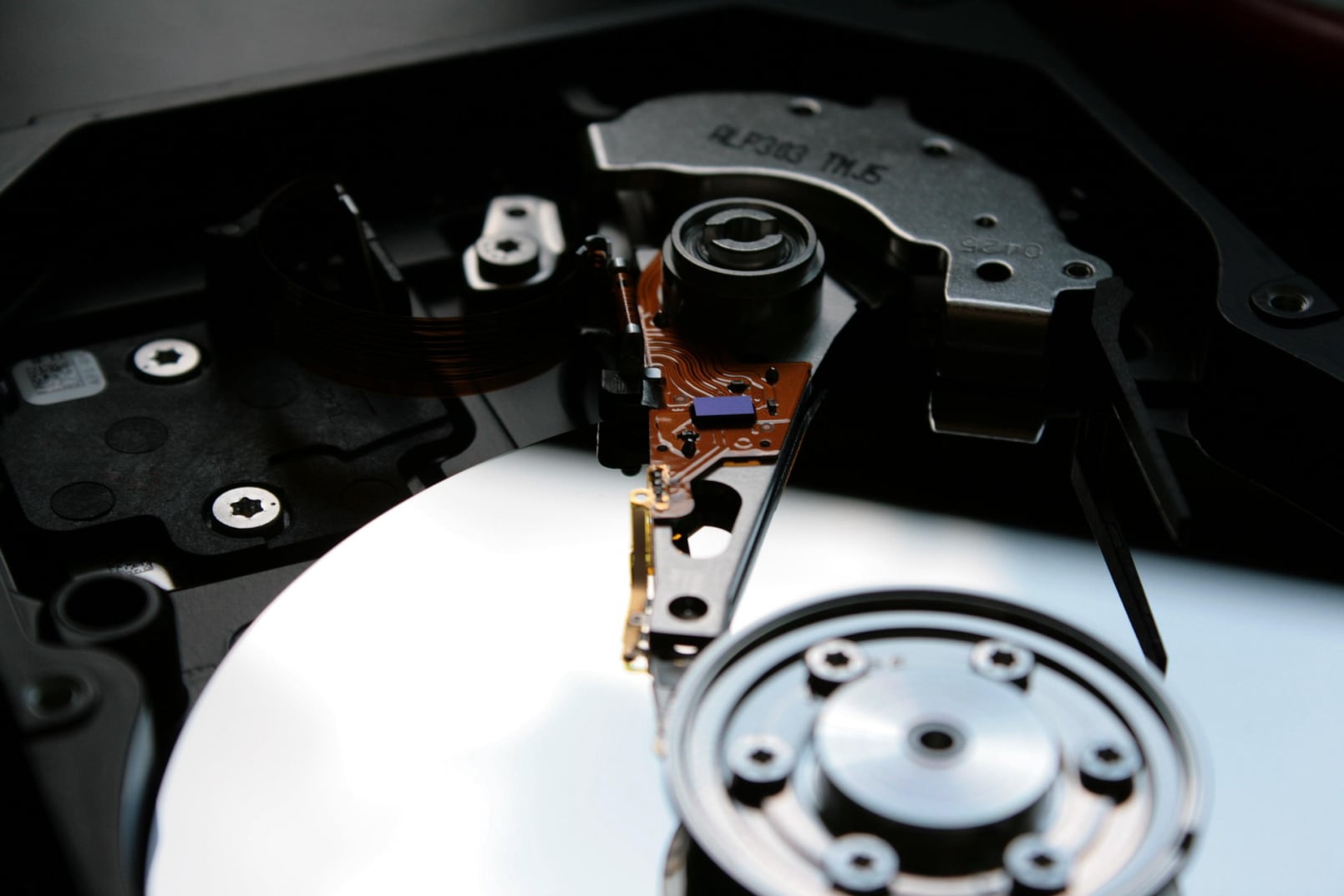 dépannage de disques dur de votre matériel informatique, disque IDE,  disque SATA, disque SSD, disque raid
